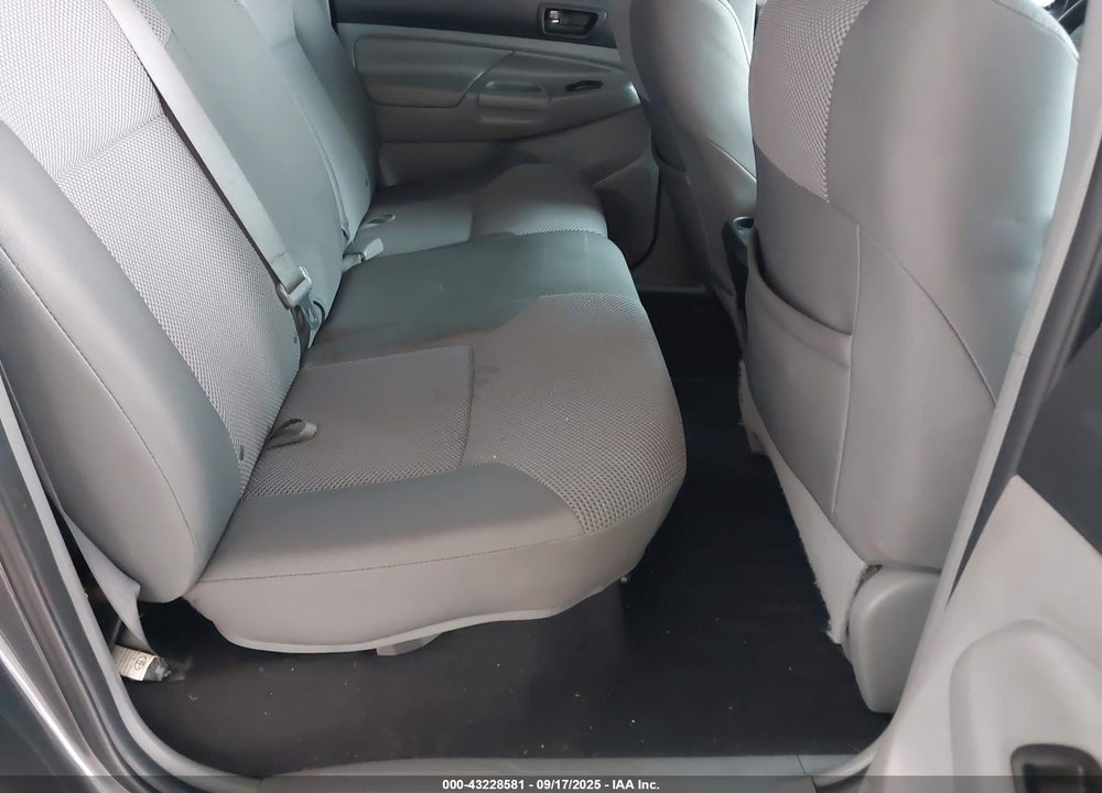 2015 TOYOTA TACOMA BASE V6 VIN: 5TFLU4EN9FX133854