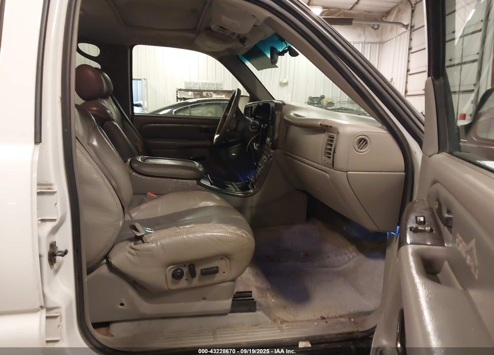 2002 GMC YUKON XL 1500 DENALI VIN: 1GKFK66U92J187029