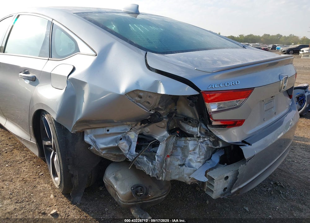 2018 HONDA ACCORD VIN: 1HGCV1F36JA139875
