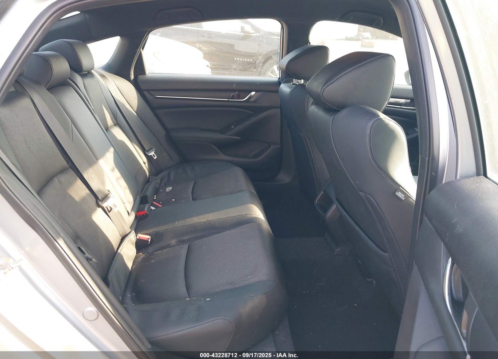2018 HONDA ACCORD VIN: 1HGCV1F36JA139875