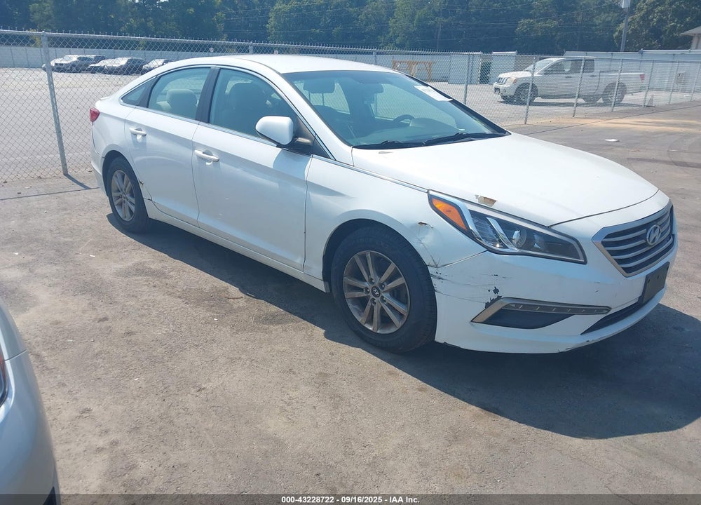 2015 HYUNDAI SONATA SE VIN: 5NPE24AF9FH024867