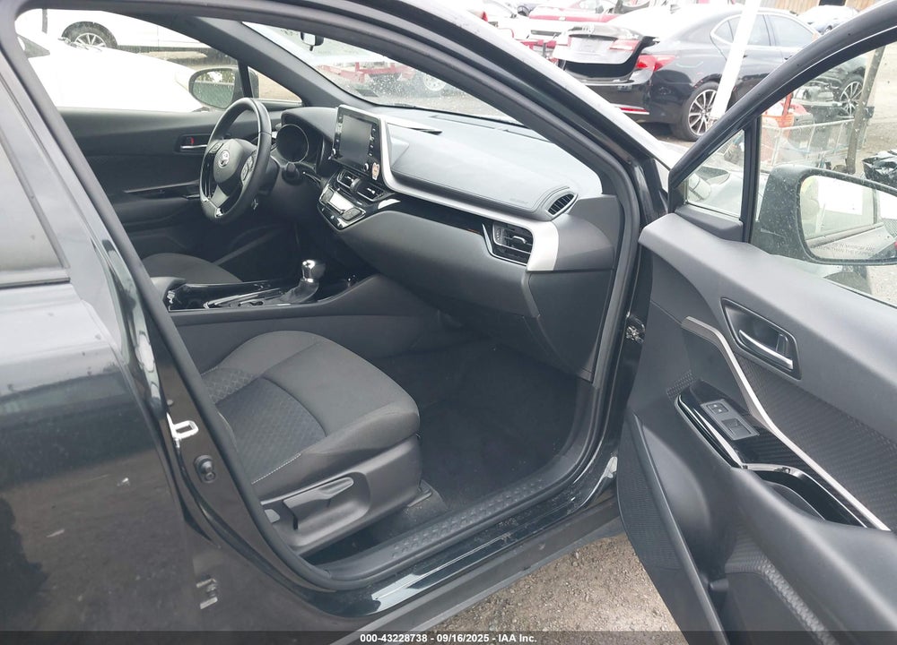 2021 TOYOTA C-HR VIN: JTNKHMBX4M1120883