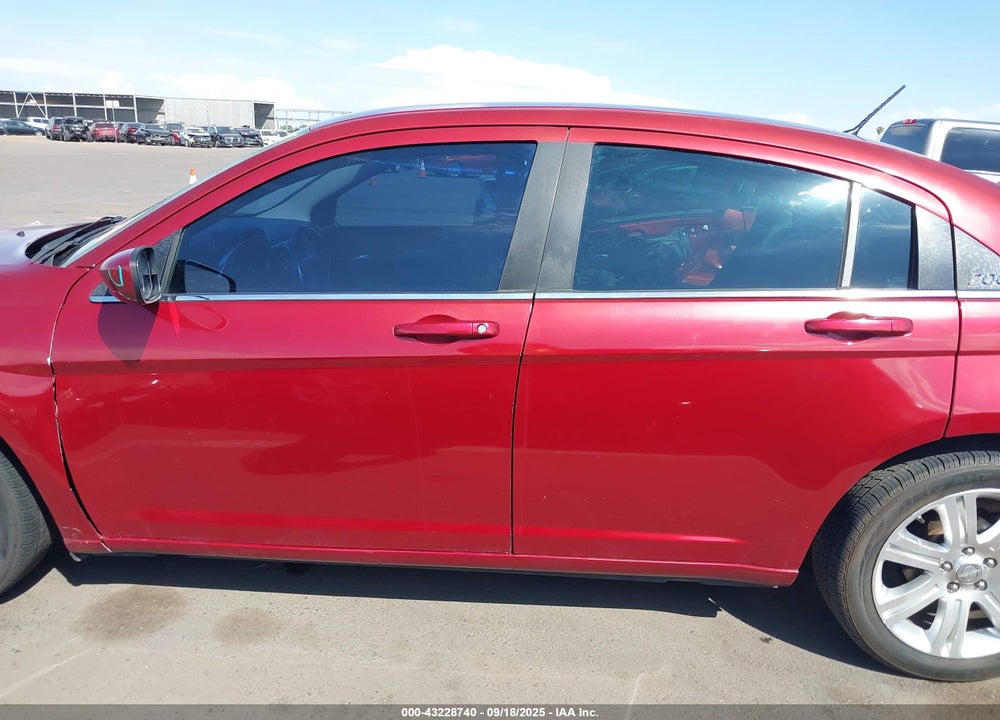 2013 CHRYSLER 200 VIN: 1C3CCBBB2DN505470