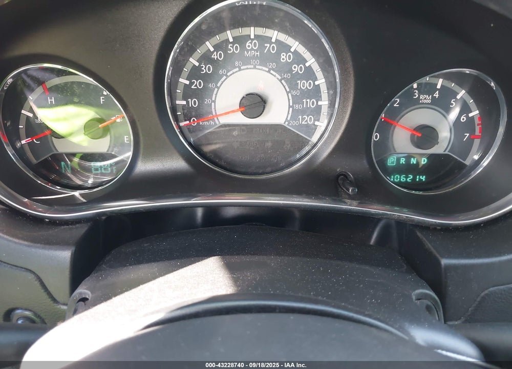2013 CHRYSLER 200 VIN: 1C3CCBBB2DN505470