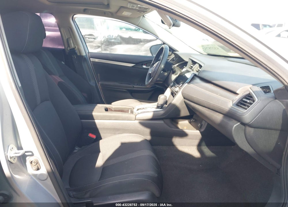2018 HONDA CIVIC EX VIN: 2HGFC2F7XJH585203