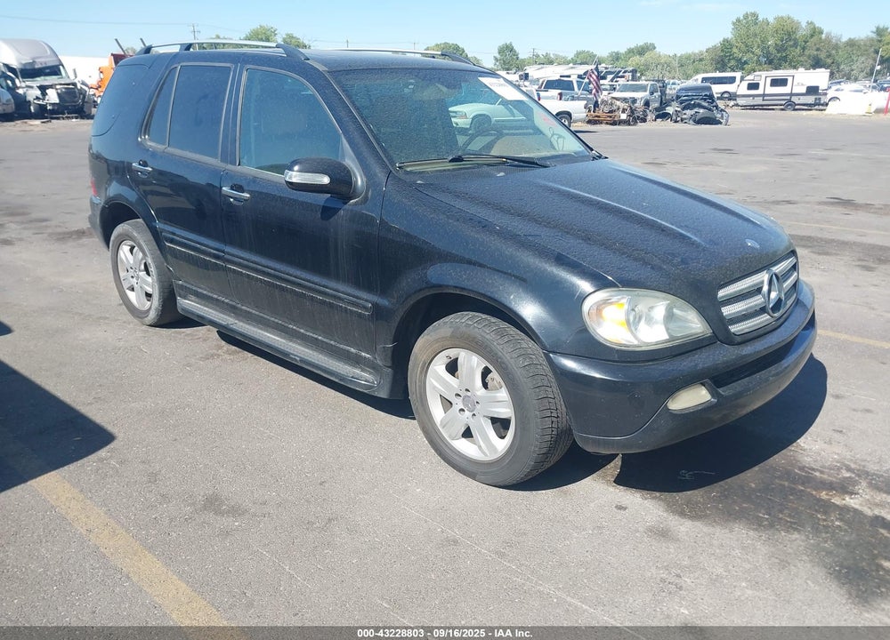 2005 MERCEDES-BENZ ML 500 4MATIC VIN: 4JGAB75E95A538267