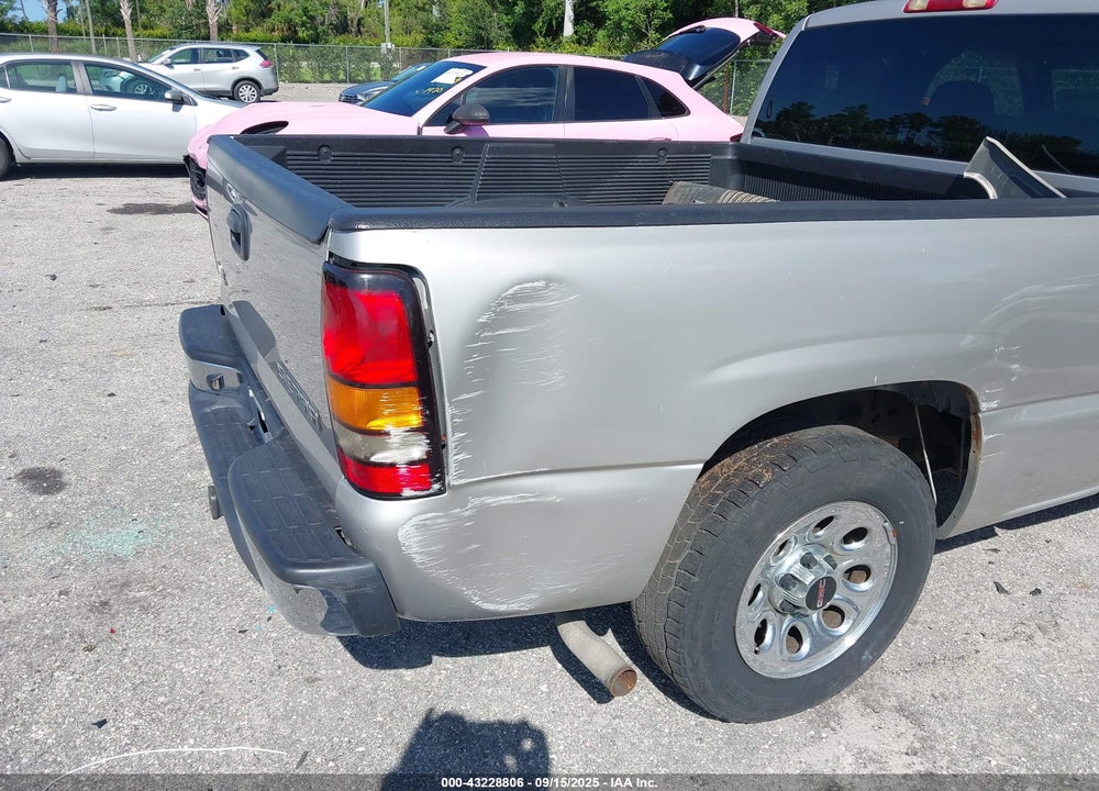 2005 GMC SIERRA 1500 SLE VIN: 2GTEC19T551279747