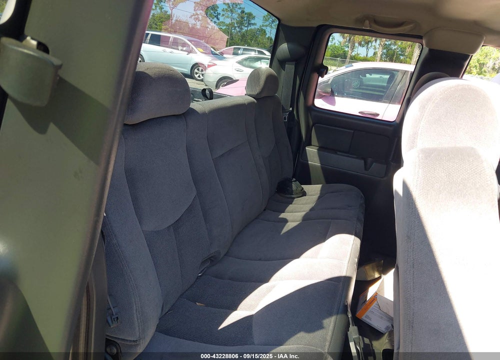 2005 GMC SIERRA 1500 SLE VIN: 2GTEC19T551279747