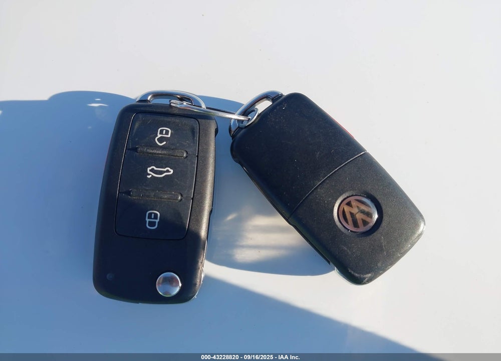 2018 VOLKSWAGEN JETTA 1.4T SE/1.4T WOLFSBURG EDITION VIN: 3VWDB7AJ8JM261707