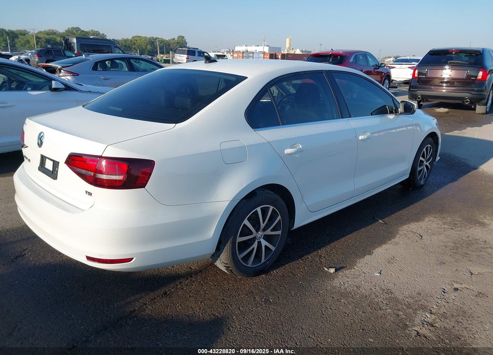2018 VOLKSWAGEN JETTA 1.4T SE/1.4T WOLFSBURG EDITION VIN: 3VWDB7AJ8JM261707