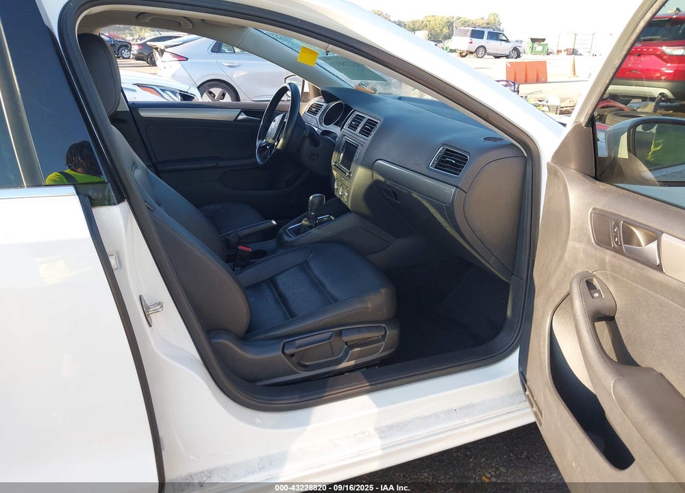 2018 VOLKSWAGEN JETTA 1.4T SE/1.4T WOLFSBURG EDITION VIN: 3VWDB7AJ8JM261707
