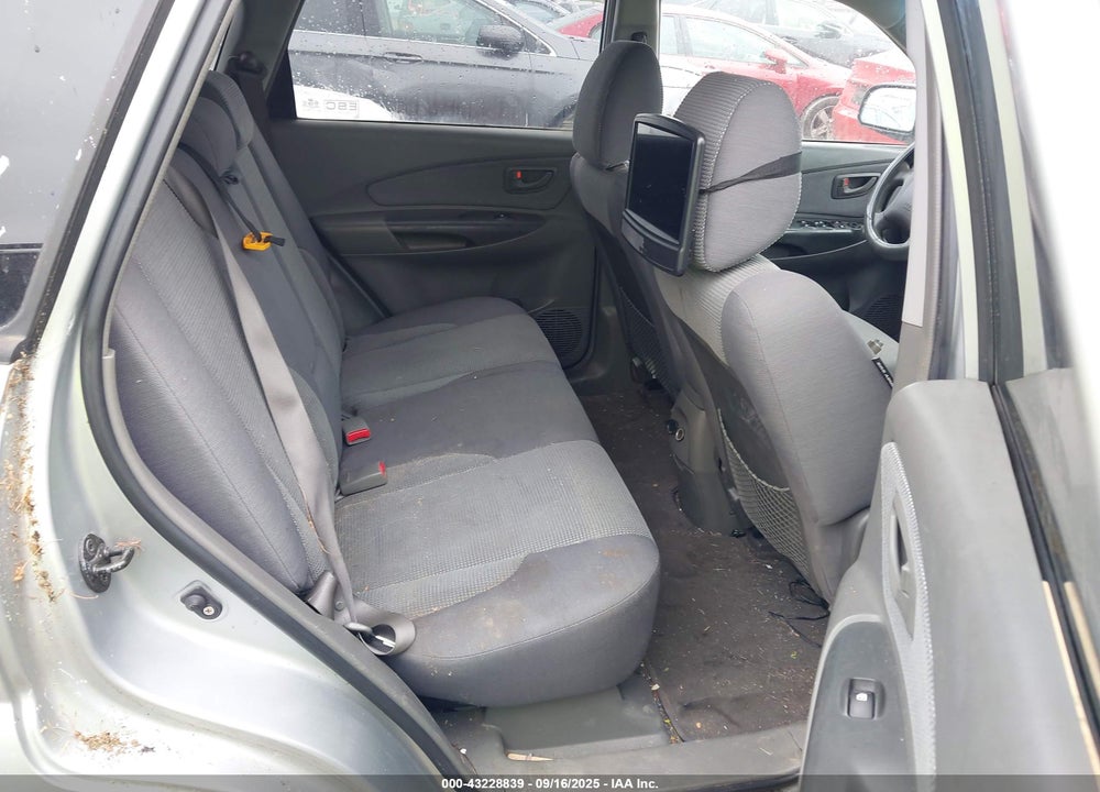 2007 HYUNDAI TUCSON GLS VIN: KM8JM72B67U530262