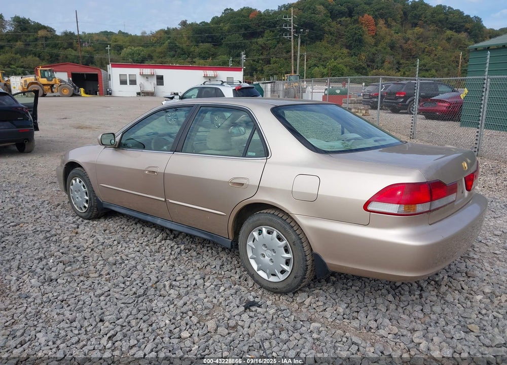 2001 HONDA ACCORD 2.3 LX VIN: 1HGCG66511A105271