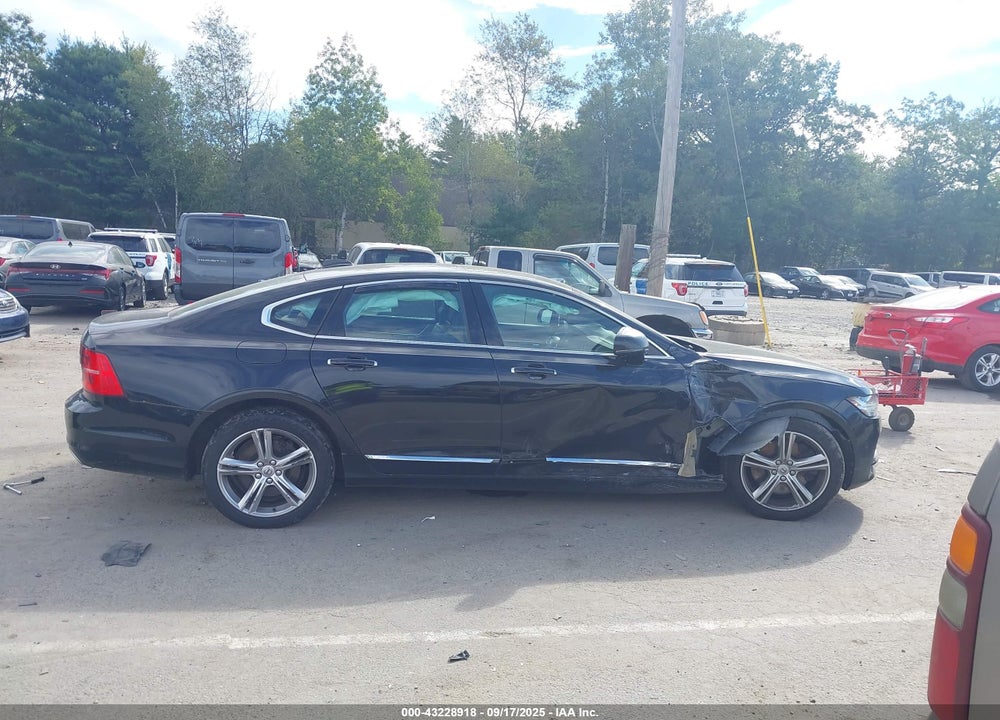 2017 VOLVO S90 VIN: YV1A22ML6H1005914