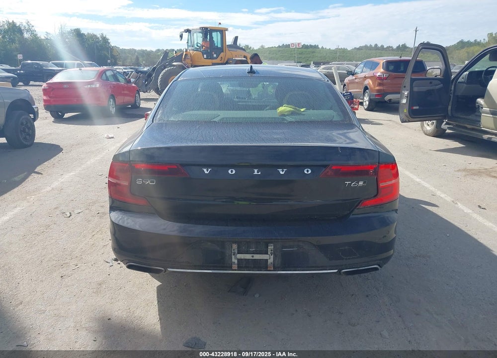 2017 VOLVO S90 VIN: YV1A22ML6H1005914