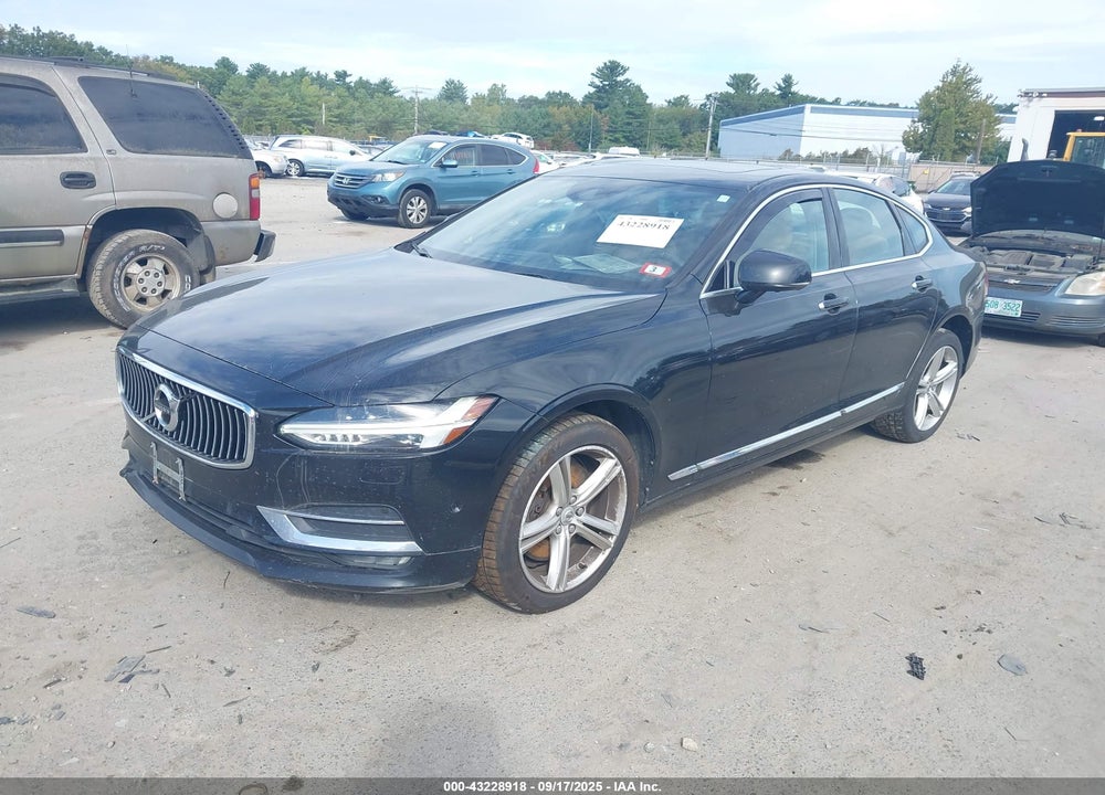 2017 VOLVO S90 VIN: YV1A22ML6H1005914