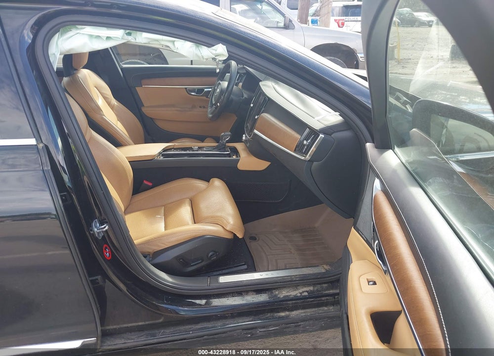 2017 VOLVO S90 VIN: YV1A22ML6H1005914