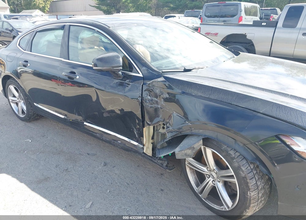 2017 VOLVO S90 VIN: YV1A22ML6H1005914