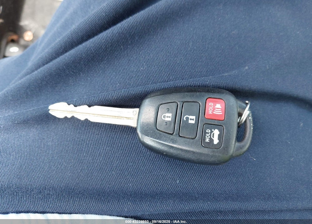 2012 TOYOTA CAMRY SE VIN: 4T1BF1FK0CU556193