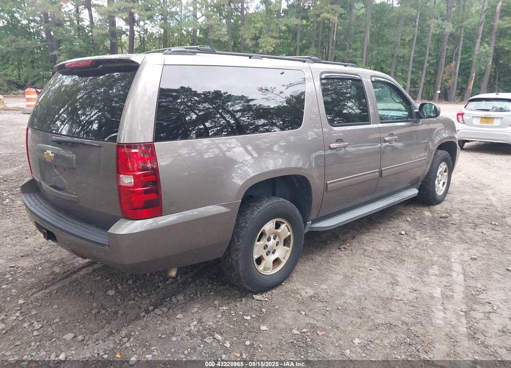 2013 CHEVROLET SUBURBAN 1500 LT VIN: 1GNSKJE78DR155581