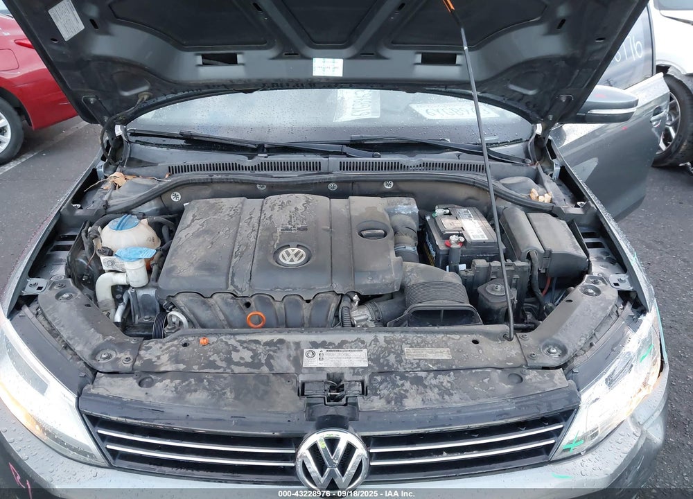 2013 VOLKSWAGEN JETTA VIN: 3VWDP7AJ5DM436646