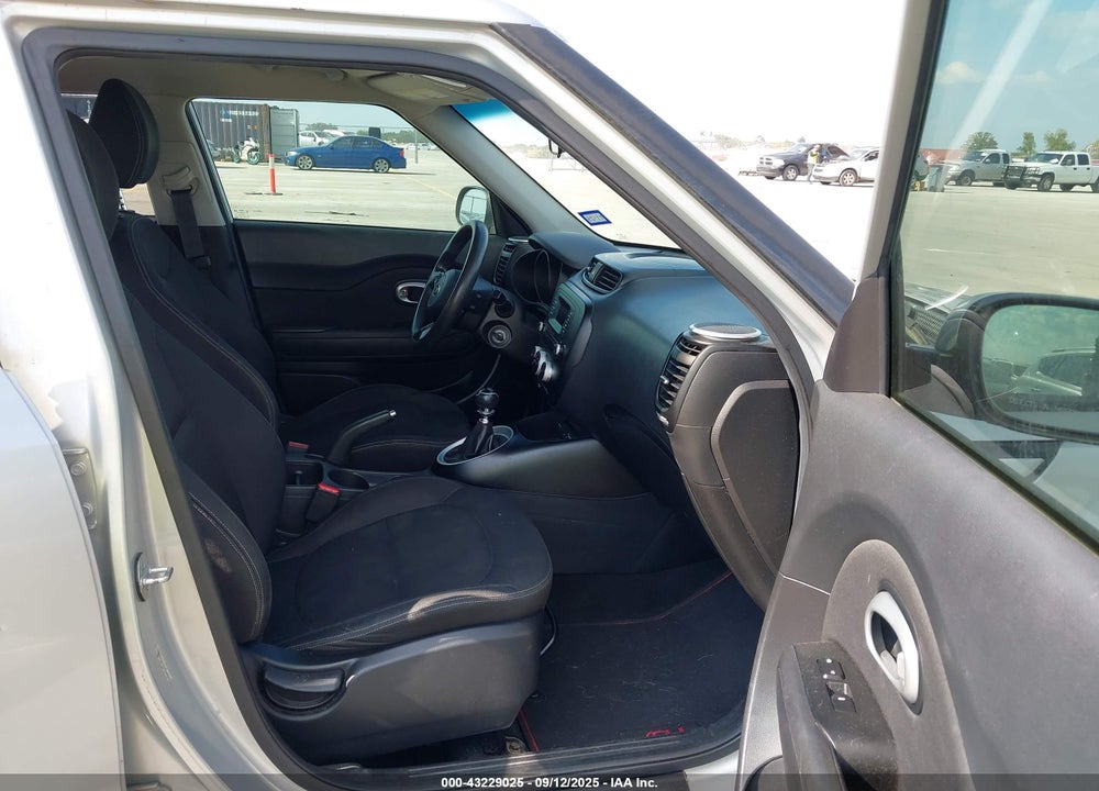 2015 KIA SOUL VIN: KNDJN2A24F7750275