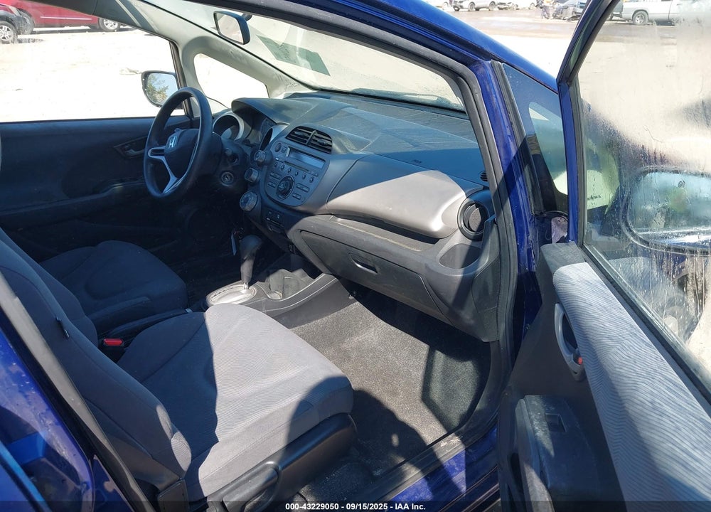 2013 HONDA FIT VIN: JHMGE8H35DC057472