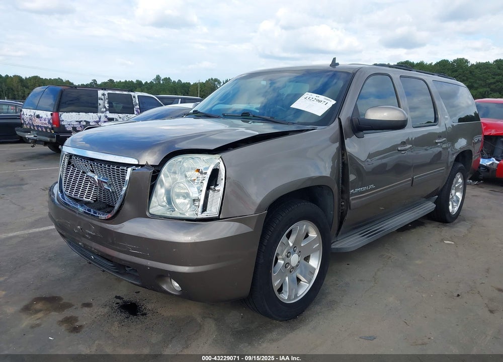 2011 GMC YUKON XL VIN: 1GKS1KE02BR359136