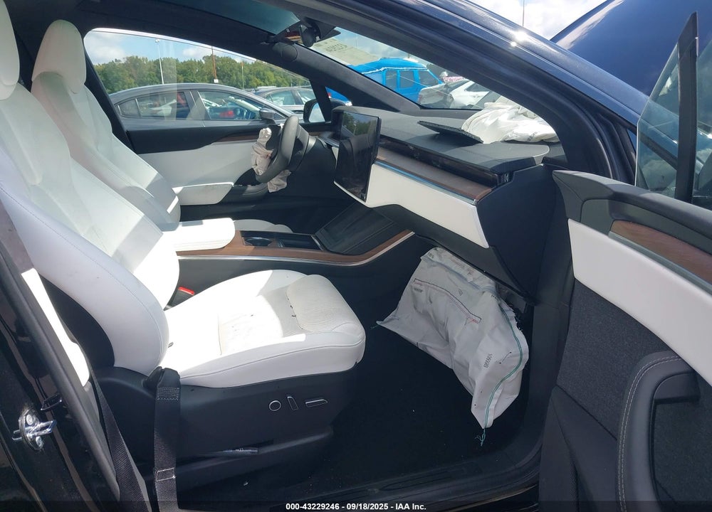 2023 TESLA MODEL X VIN: 7SAXCAE52PF366749