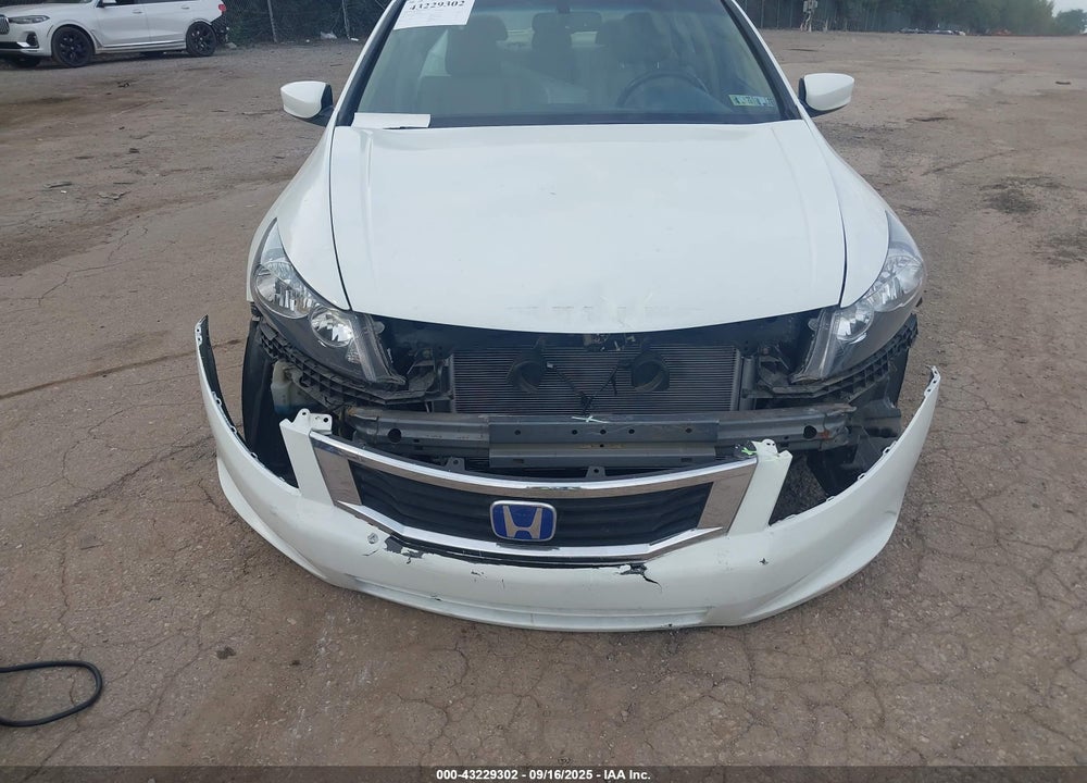 2011 HONDA ACCORD VIN: 1HGCP3F82BA024497