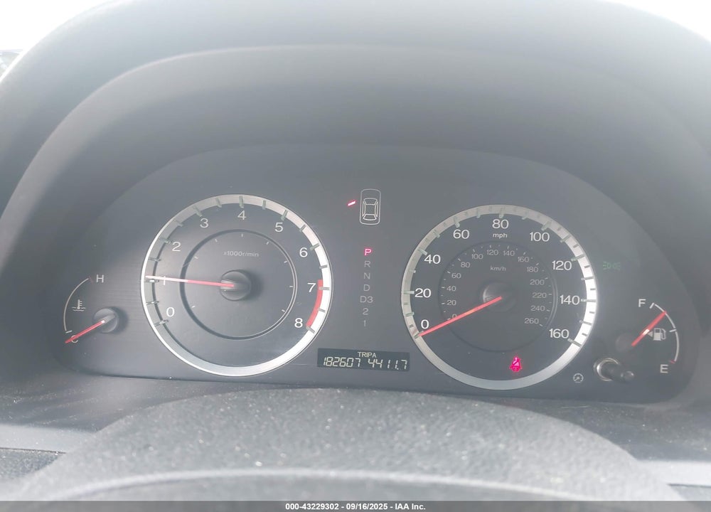 2011 HONDA ACCORD VIN: 1HGCP3F82BA024497