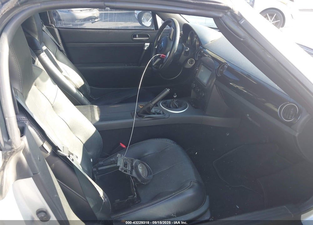 2006 MAZDA MX-5 VIN: JM1NC25F860113290