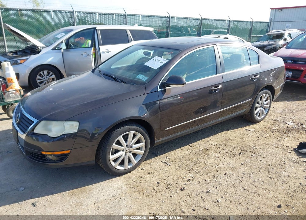 2010 VOLKSWAGEN PASSAT VIN: WVWJM7AN1AE068341