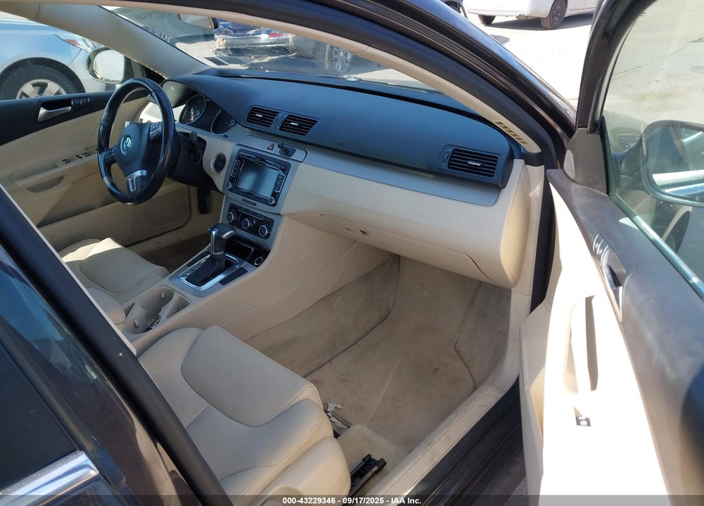 2010 VOLKSWAGEN PASSAT VIN: WVWJM7AN1AE068341