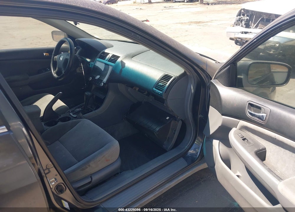 2005 HONDA ACCORD 2.4 LX VIN: 1HGCM56455A102406