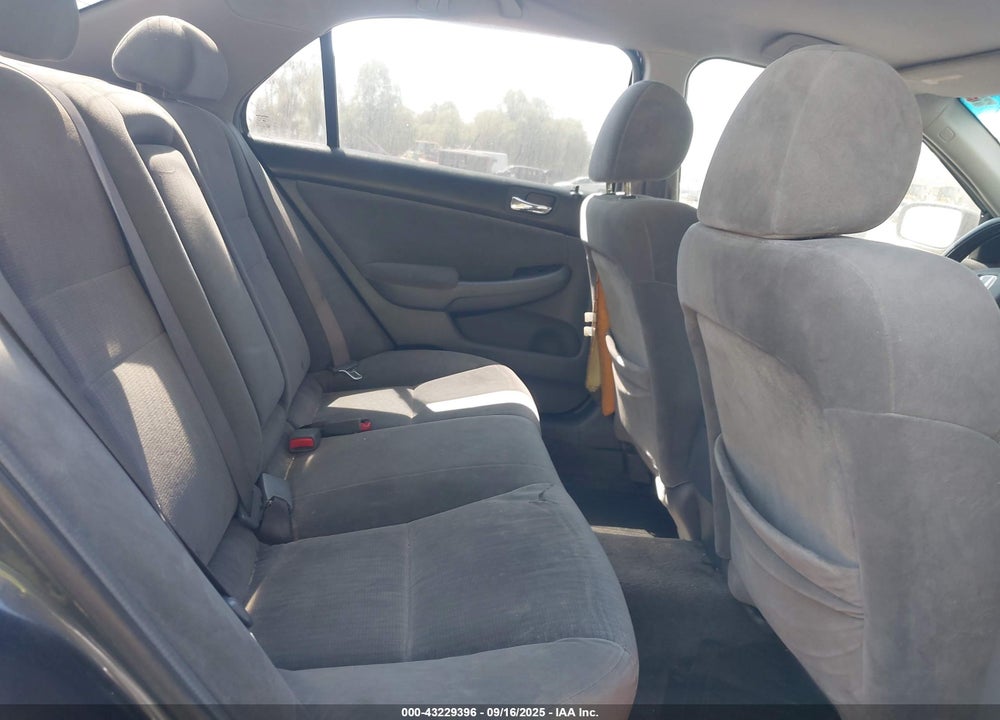 2005 HONDA ACCORD 2.4 LX VIN: 1HGCM56455A102406