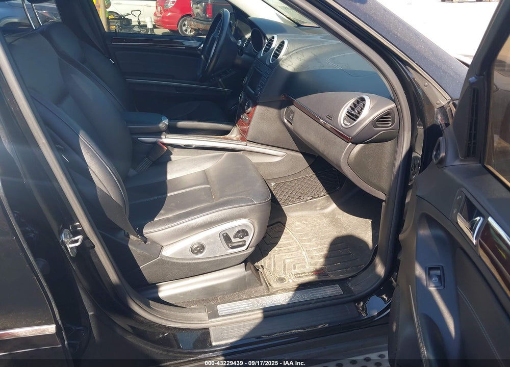 2011 MERCEDES-BENZ GL-CLASS VIN: 4JGBF2FE5BA746930