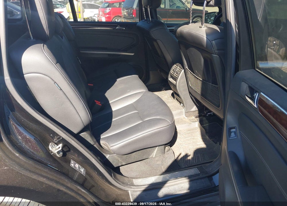 2011 MERCEDES-BENZ GL-CLASS VIN: 4JGBF2FE5BA746930