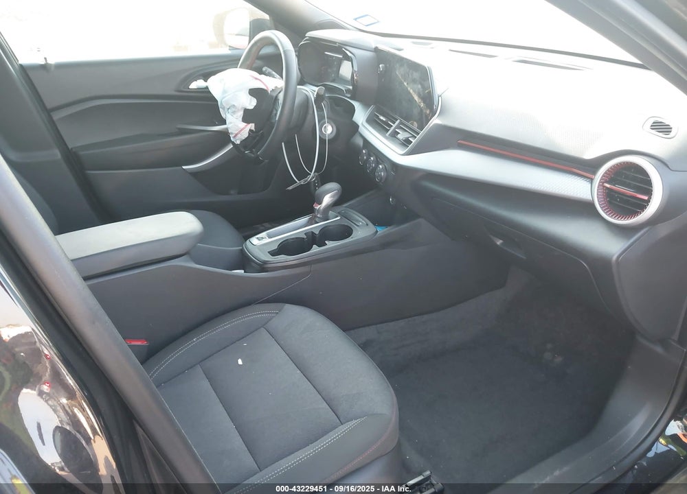 2025 CHEVROLET TRAX VIN: KL77LGEP4SC020691