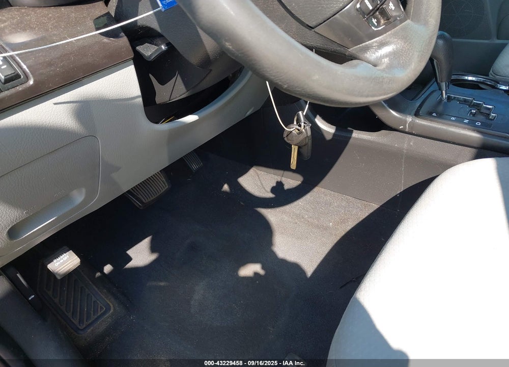2013 KIA SORENTO VIN: 5XYKT4A27DG338308