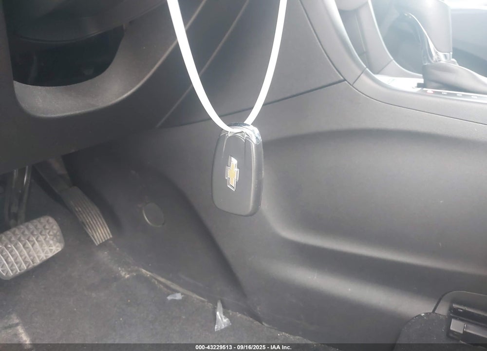 2018 CHEVROLET EQUINOX VIN: 2GNAXWEX4J6151884