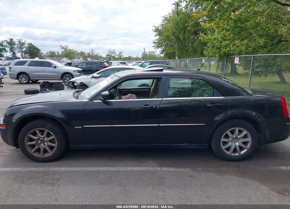2008 CHRYSLER 300 VIN: 2C3LA53G98H238229