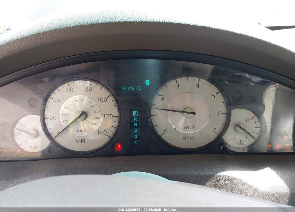 2008 CHRYSLER 300 VIN: 2C3LA53G98H238229