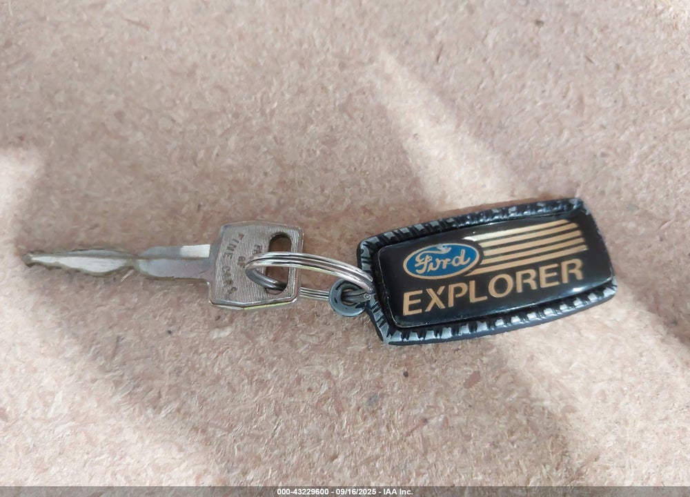 1992 FORD EXPLORER VIN: 1FMDU34XXNUB65600