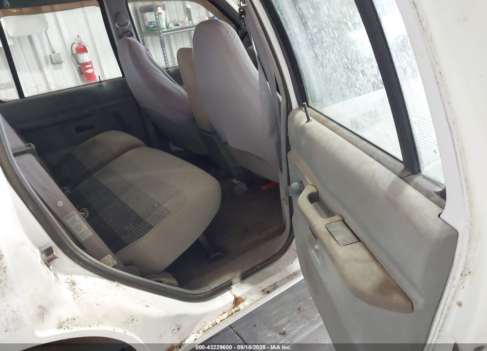 1992 FORD EXPLORER VIN: 1FMDU34XXNUB65600