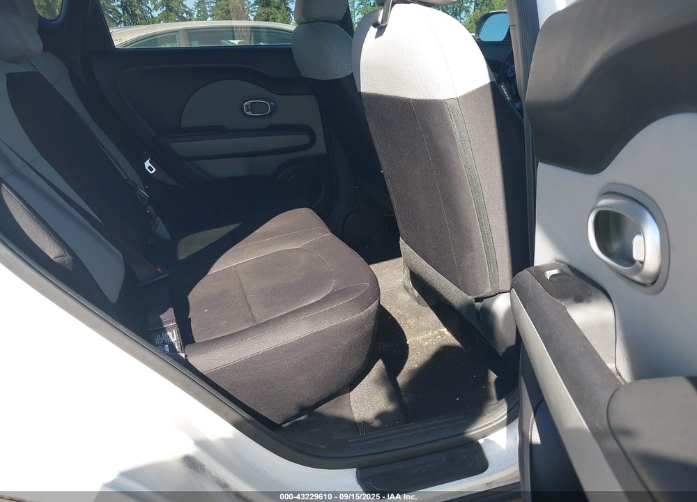 2015 KIA SOUL VIN: KNDJN2A21F7182776