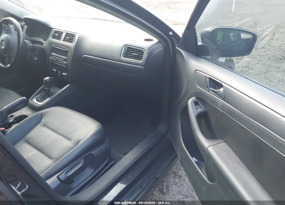 2012 VOLKSWAGEN JETTA VIN: 3VWDX7AJ5CM337257