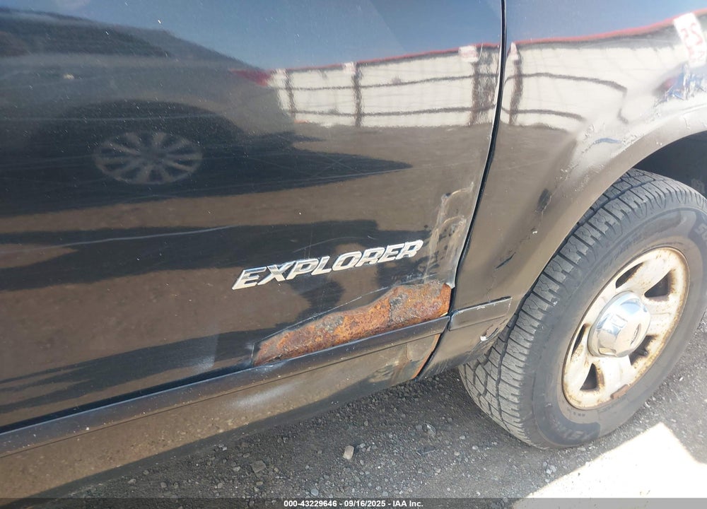 2002 FORD EXPLORER XLS VIN: 1FMZU72K92ZC52519