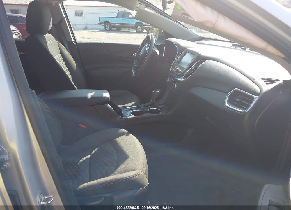 2018 CHEVROLET EQUINOX LT VIN: 2GNAXSEV9J6209804