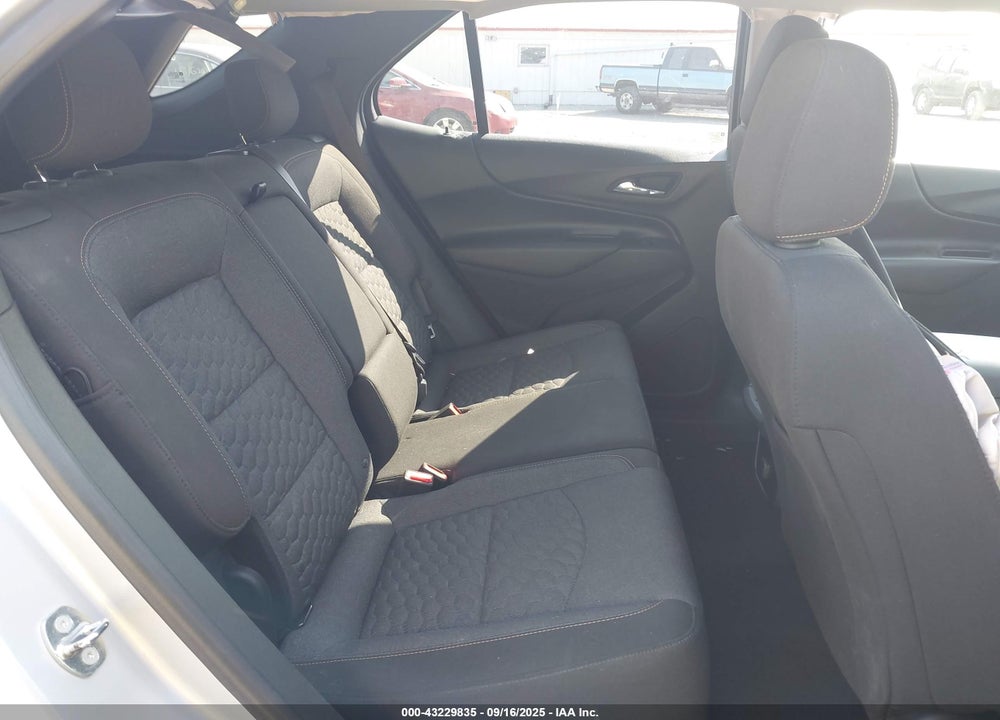 2018 CHEVROLET EQUINOX LT VIN: 2GNAXSEV9J6209804